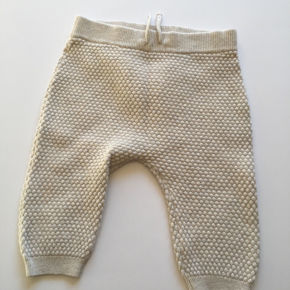 EUC. H&M oatmeal color. Textured pants.
